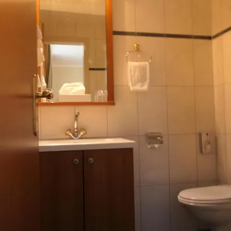 Bella Vita Del Lago Тун