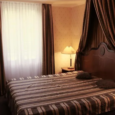 Bella Vita Del Lago Hotel *